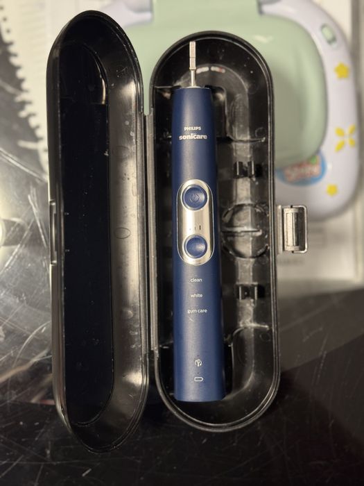 Periuta dinti electrica Philips Sonicare 6100