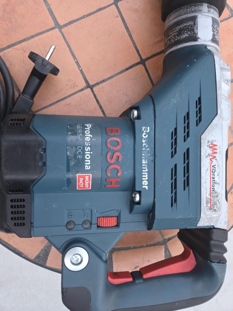 Перфоратор BOSCH GBH 5-40 DCE