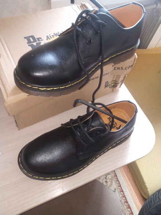 Dr. Martens Дерби