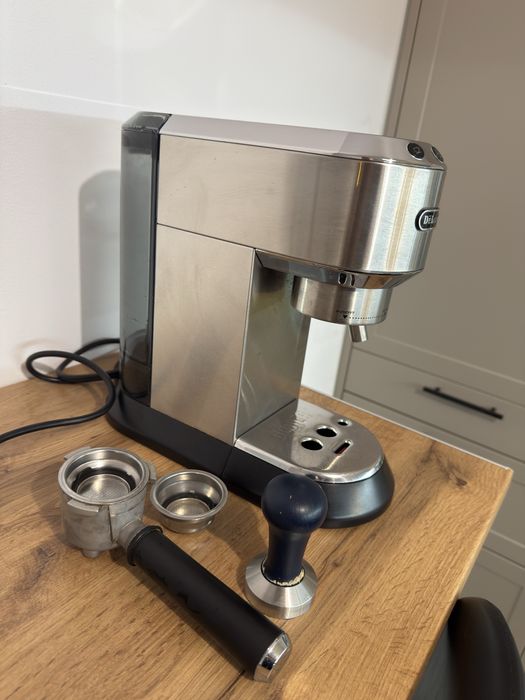 Vand esspresor delonghi dedica