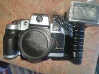 Fotocamera de lux, vintage, cu film, cu blit si geantaĺ
