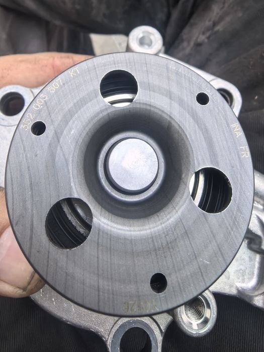 Водна помпа за 1.6tdi vw, audi, skoda