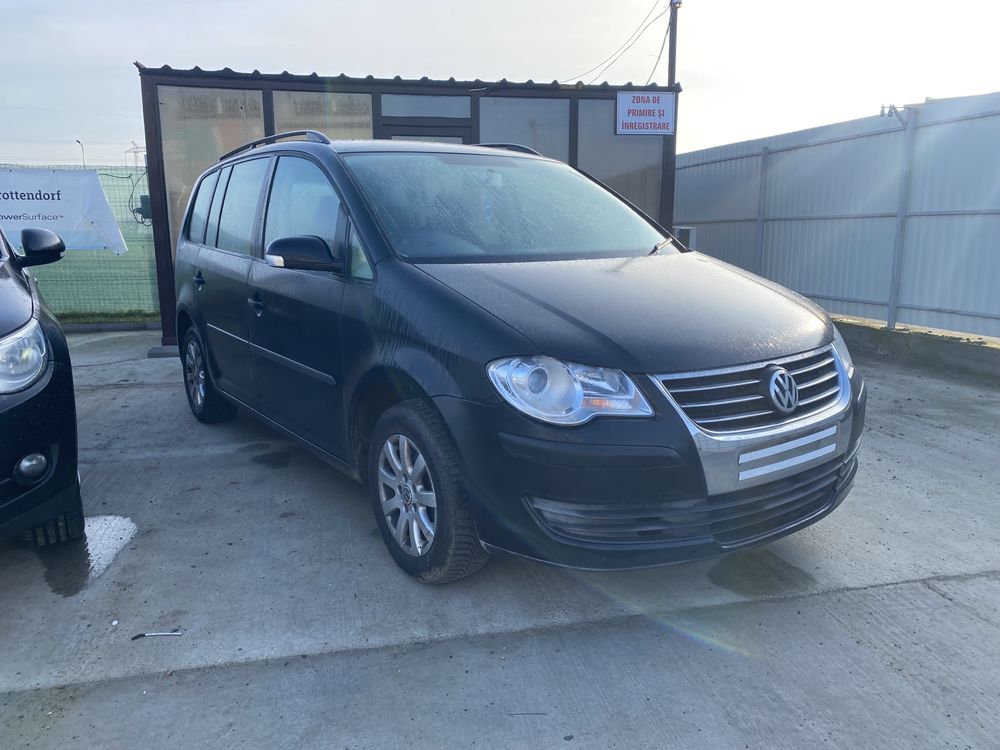 Dezmembrez vw touran facelift 1.9 TDI BXE