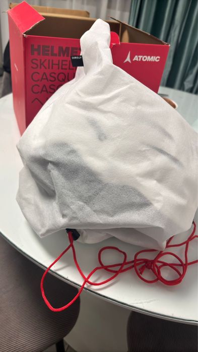 casca schi Atomic Nomad