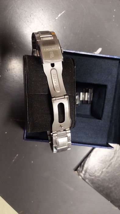 Часовник FESTINA F16759