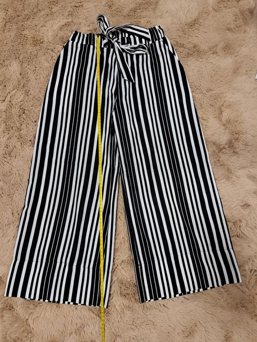 Pantaloni de vara Stradivarius xs