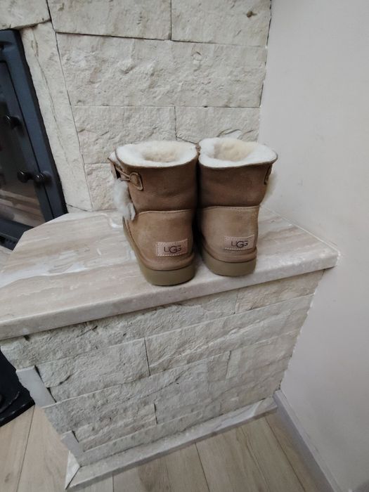 UGG Mini Bailey Button II 37 originale