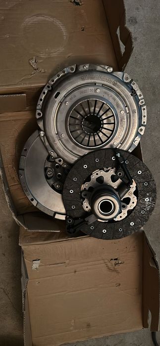 Mercedes OM651 OM654
Съединител Комплект.