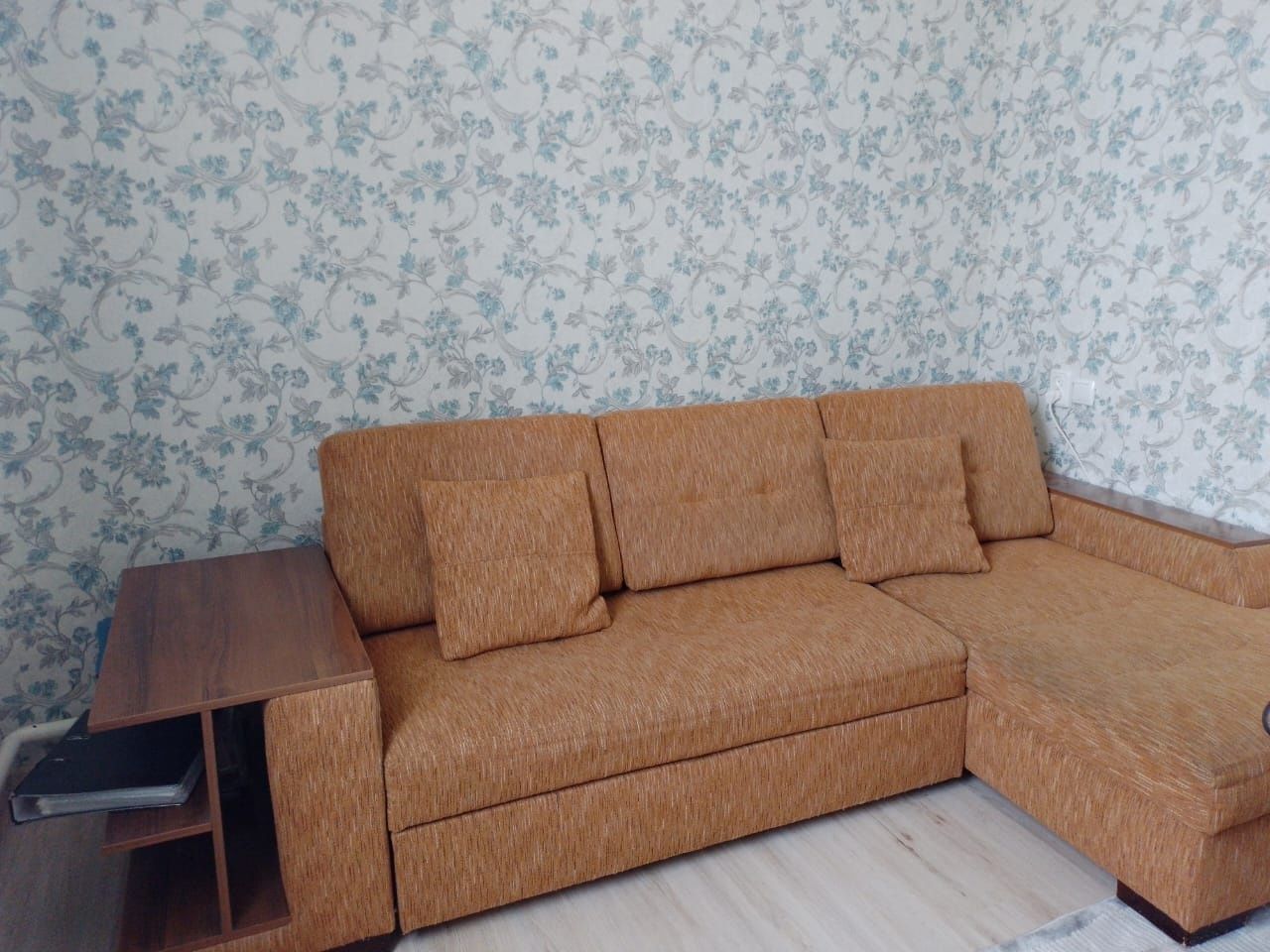Диван для дома продается