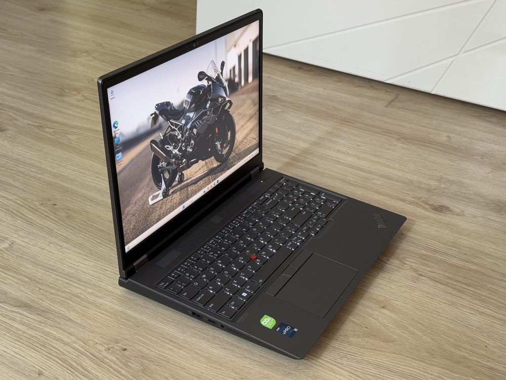 16’QHD+165Hz/i7-13850HX/Tinkpad P16 Gen2/32GB DDR5/1TB SSD/RTX A1000