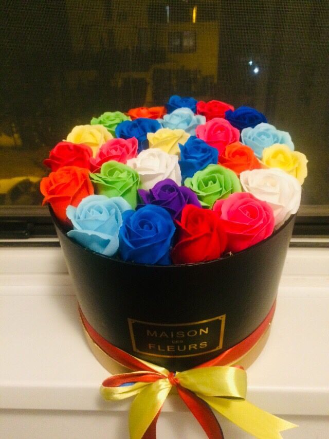 Cutie cu trandafiri din sapun ideal pt cadou