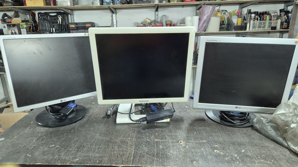 продам три монитора