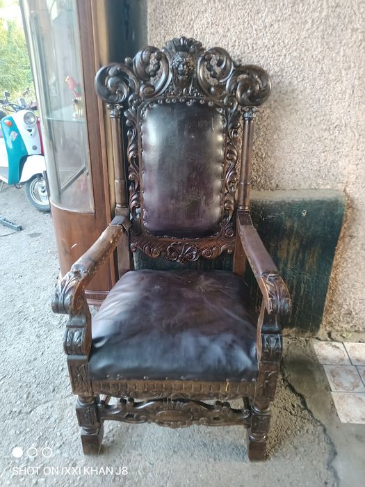 Кресло , стул, трон.