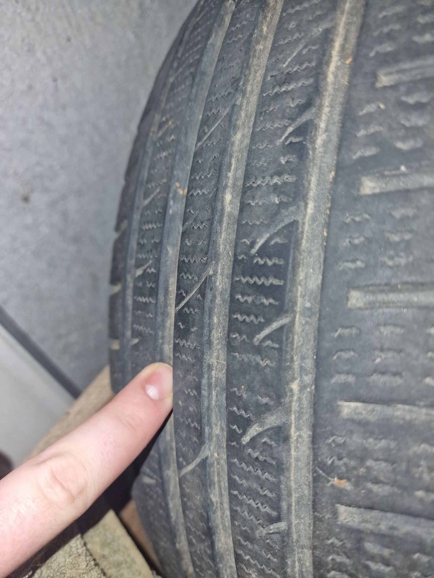 Anvelope iarna 215/65R16