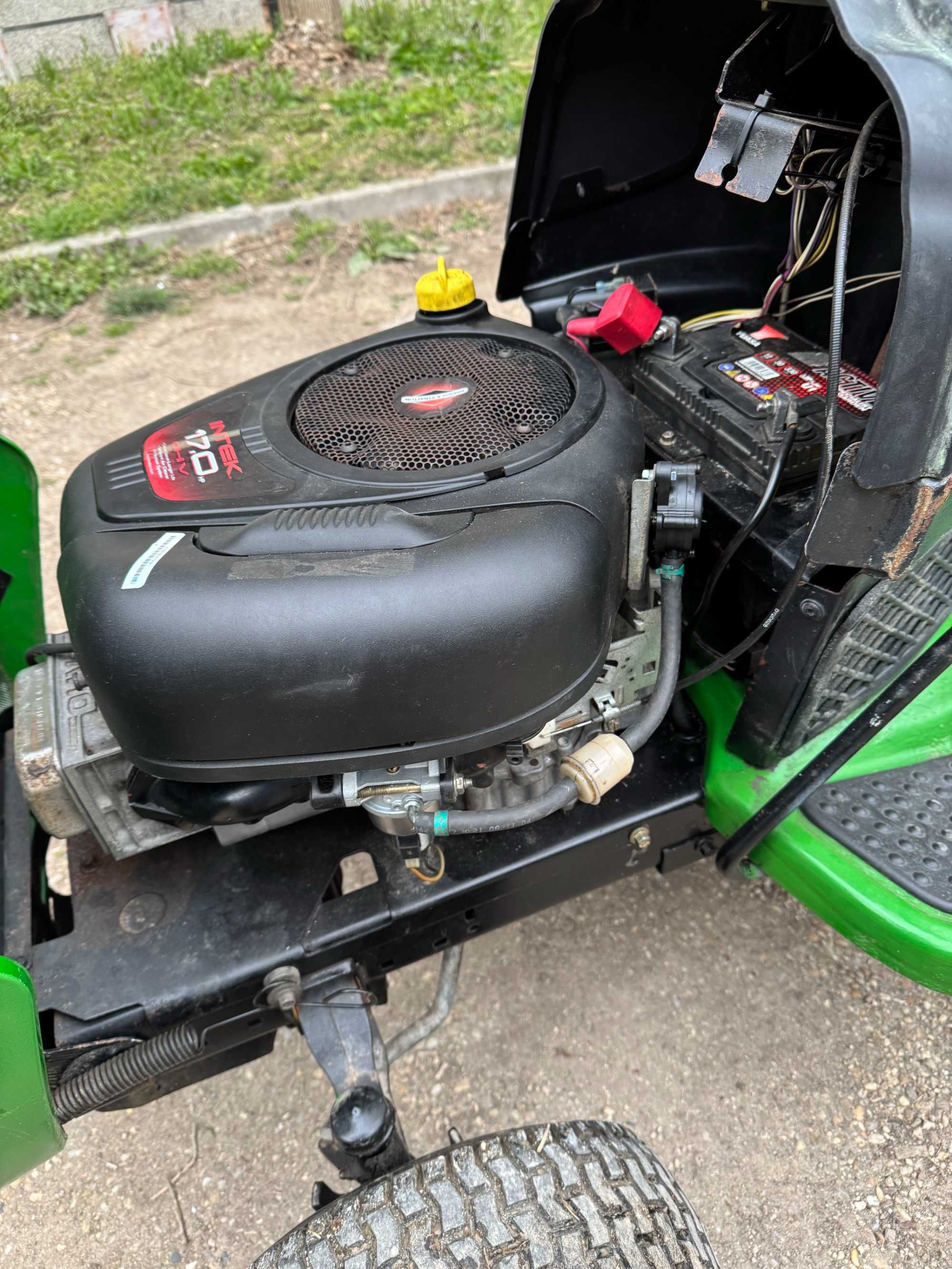 Тракторна косачка JOHN  DEERE BRIGGS STRATTON. 17,0к.с.