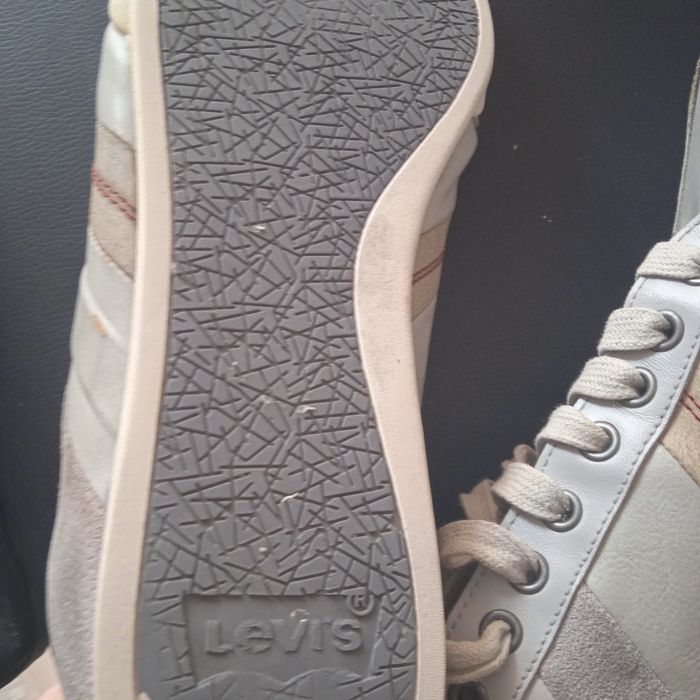 Кецове Levi's...