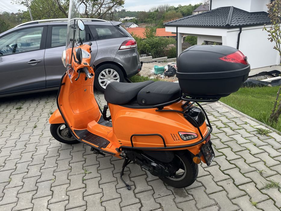 Scuter Razzo (vespa,yamaha,riva)