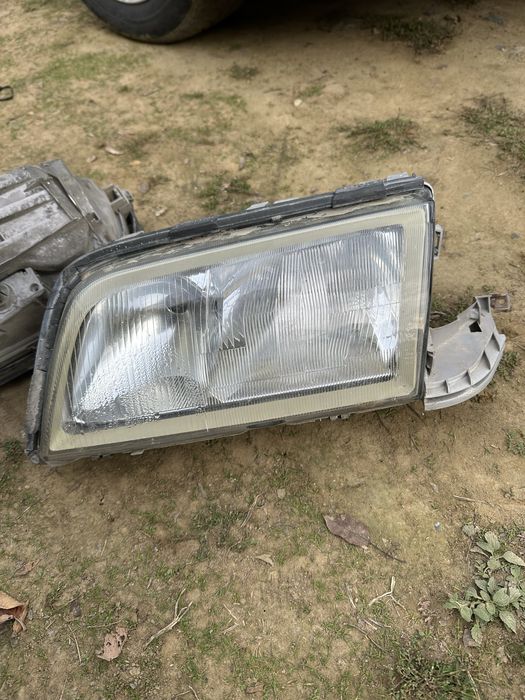 Фарове за мерцедес w202 ц класа