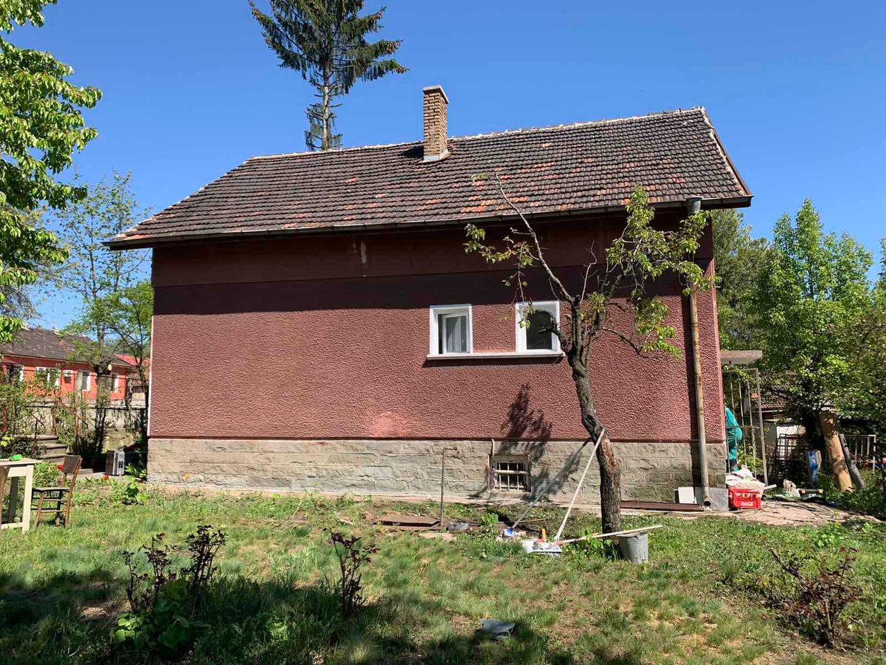 Дава се под наем Къща в Пирдоп - 180 кв.м за 510 € - Снимка #1