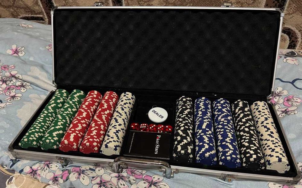 Продается покерный набор 500 фишек
