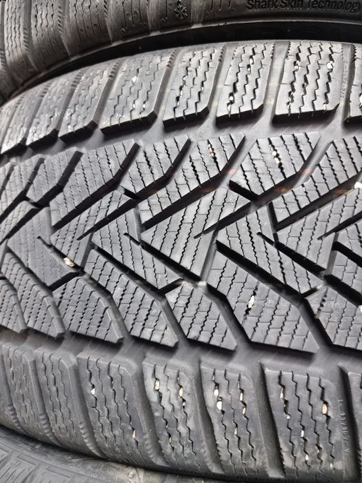 "Dot 22" 245/40/18 Uniroyal 4Броя: 700лв 8.5мм