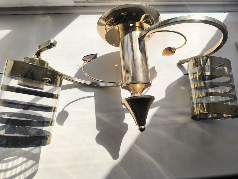 Продаю      люстру