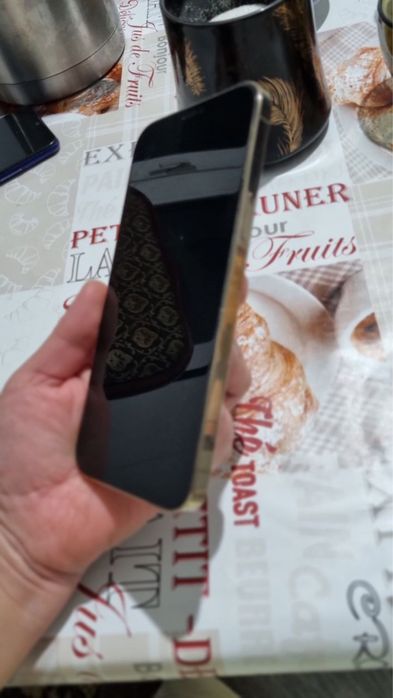 Iphone 12 pro mak sotiladi xolati zor
