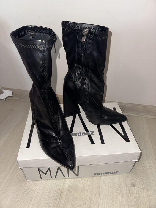 Остри боти с дебел ток