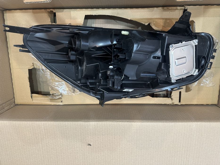 Far stanga original renault clio 4 led NOU 2012-2021 Europa