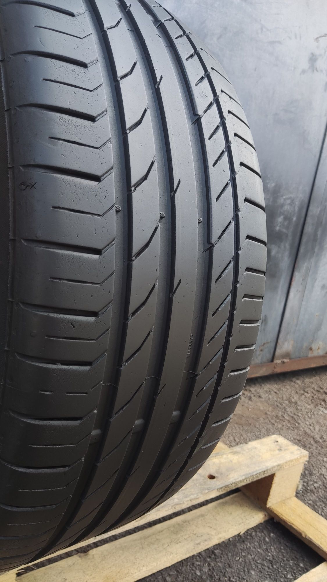 1бр. лятна гума 225/45/17 Continental Premium Contact 5 , SSR, runlat