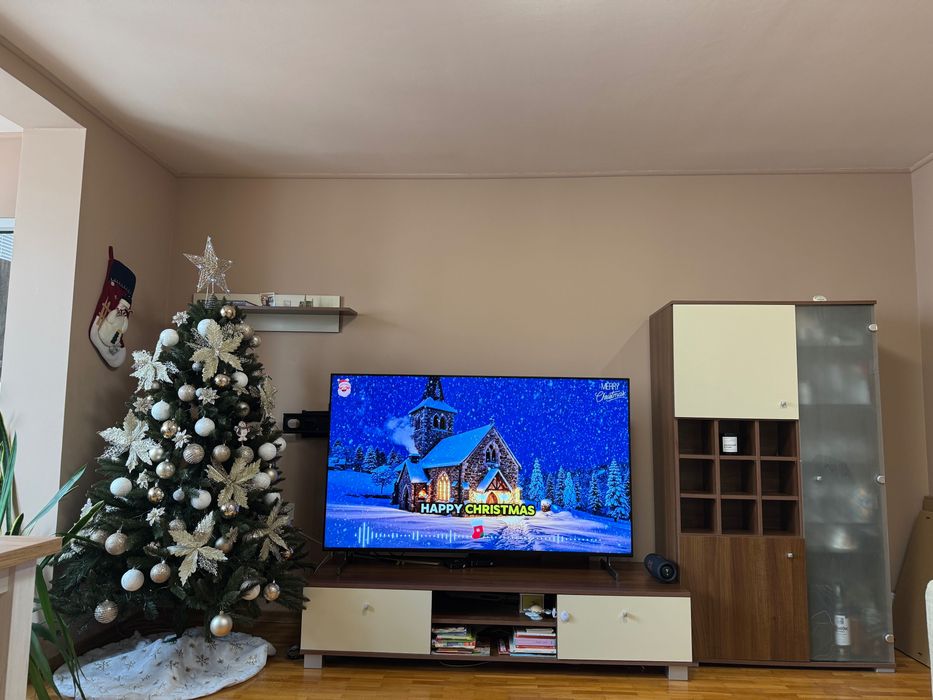 Тв шкаф с ветрина