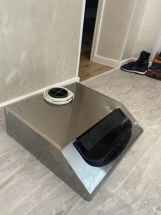 Вытяжка в хорошом состояние