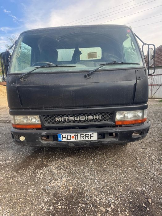 Vând autoutilitara Mitsubishi Canter