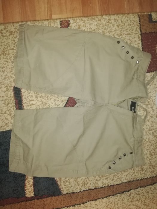 Pantaloni scurti bermude cu ținte