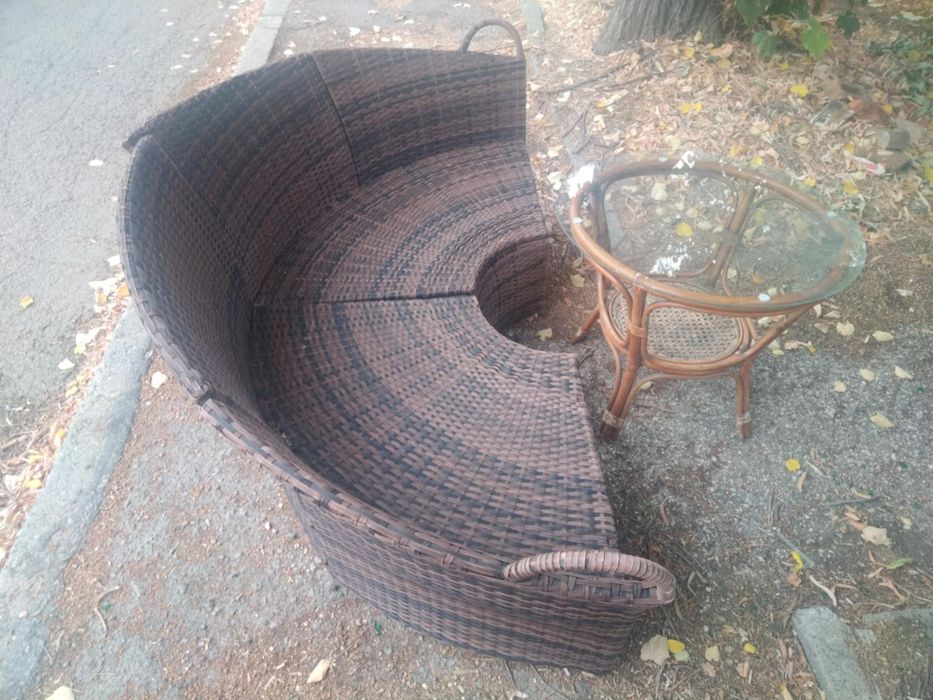 Комплект градински мебели от изкуствен  ратан - Маса и канапе
Размери