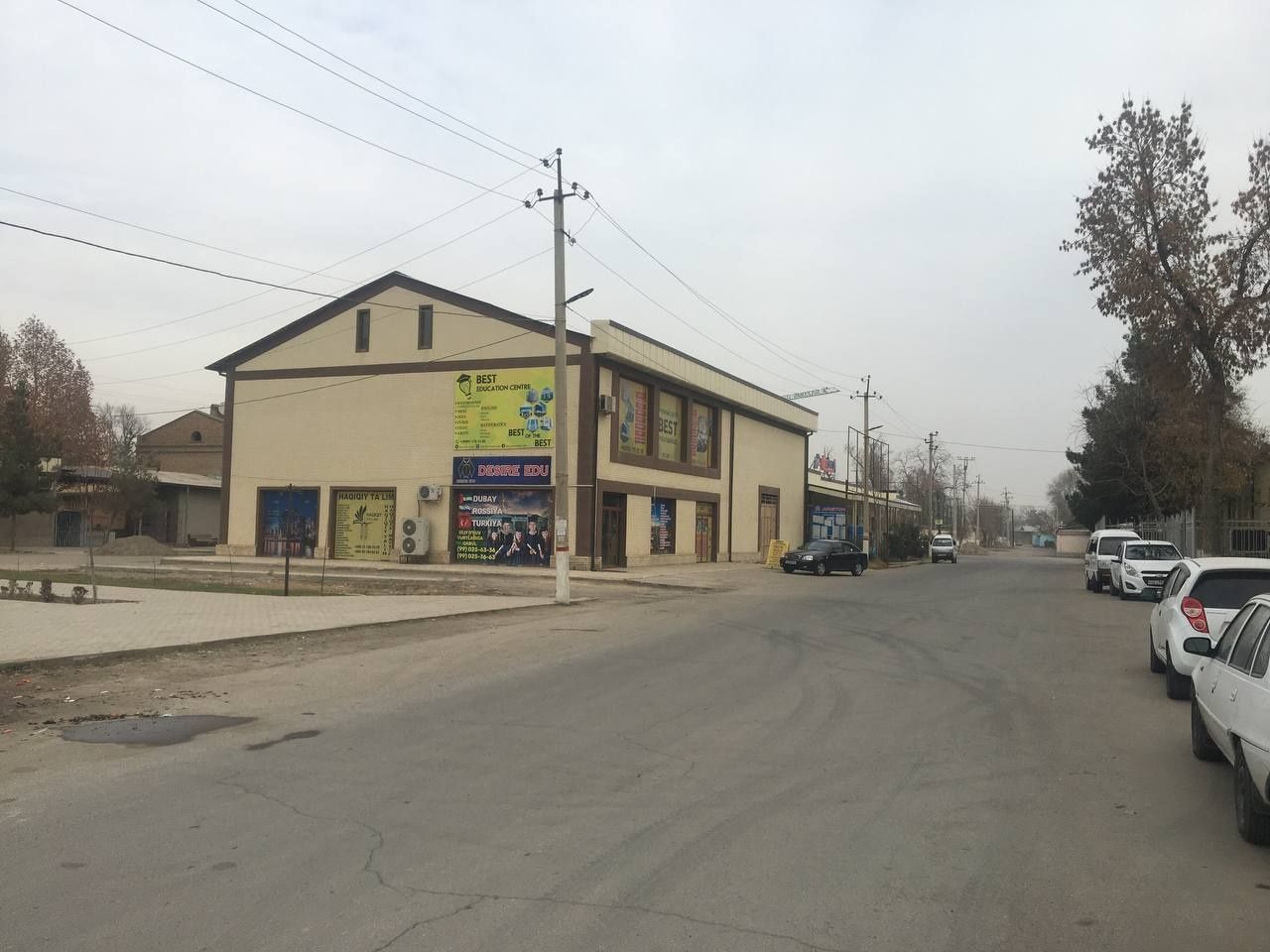 Продается здание в центре г. Янгиюля