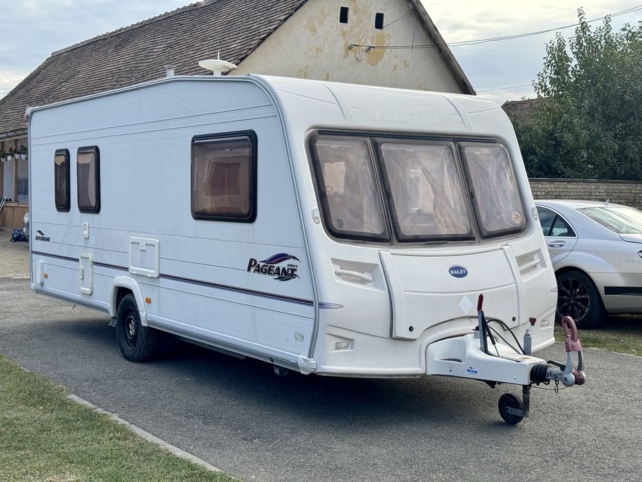 Rulota Caravana Bailey Pageant Auvergne  5/6 locuri de dormit