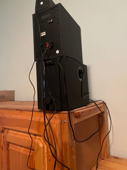 Старая техника телевизоры и колонки