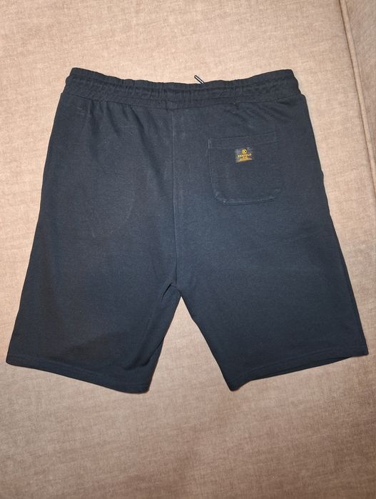 Pantaloni scurți mărimea M