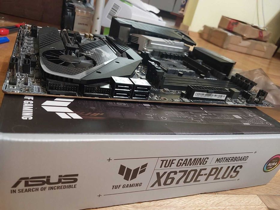 MSI X570 Gaming Pro CARBON Wi-Fi (със забележка)