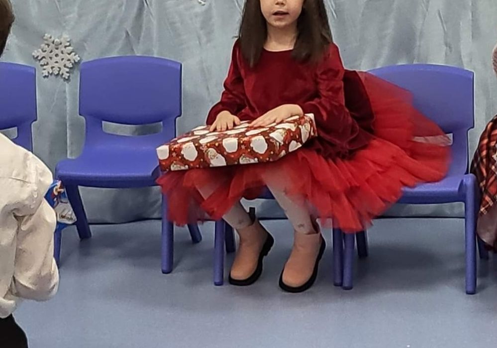 Rochita fetita 4-5 ani