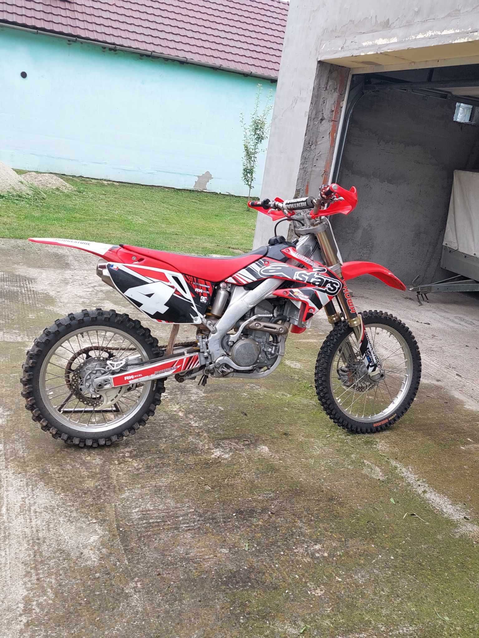 Cross honda 250 4t