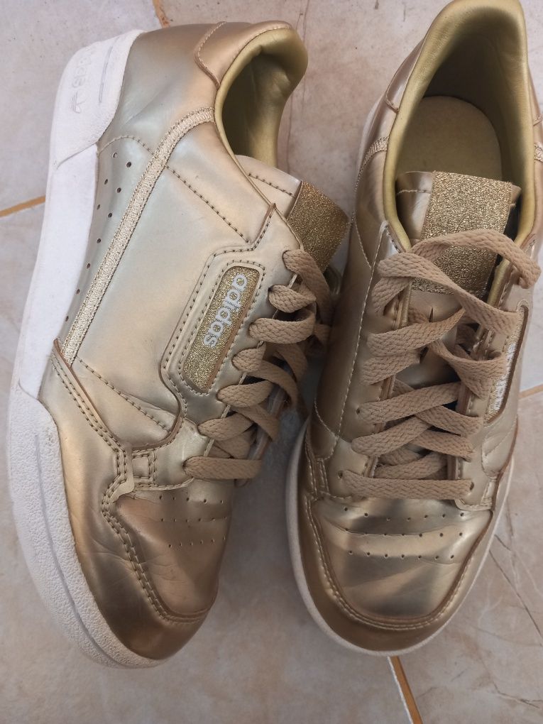 Adidas златисти маратонки