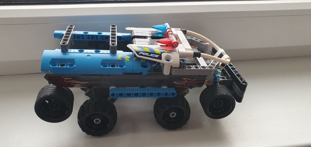 Lego tehnic camion de evadare și urmărirea politiei