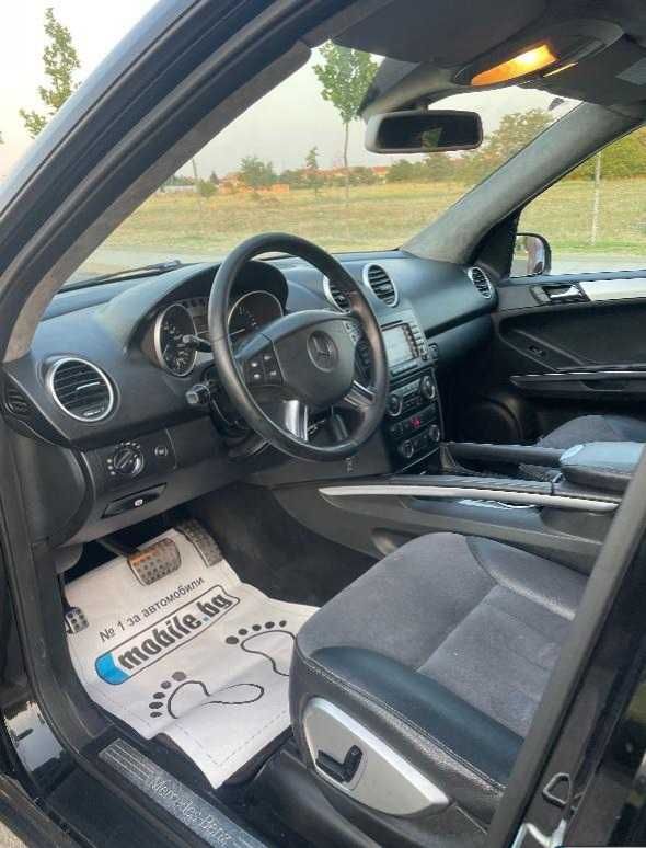 Mercedes Benz ML320