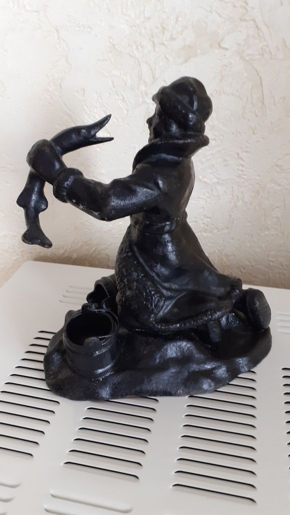 Скульптура Емеля и щука чугунная