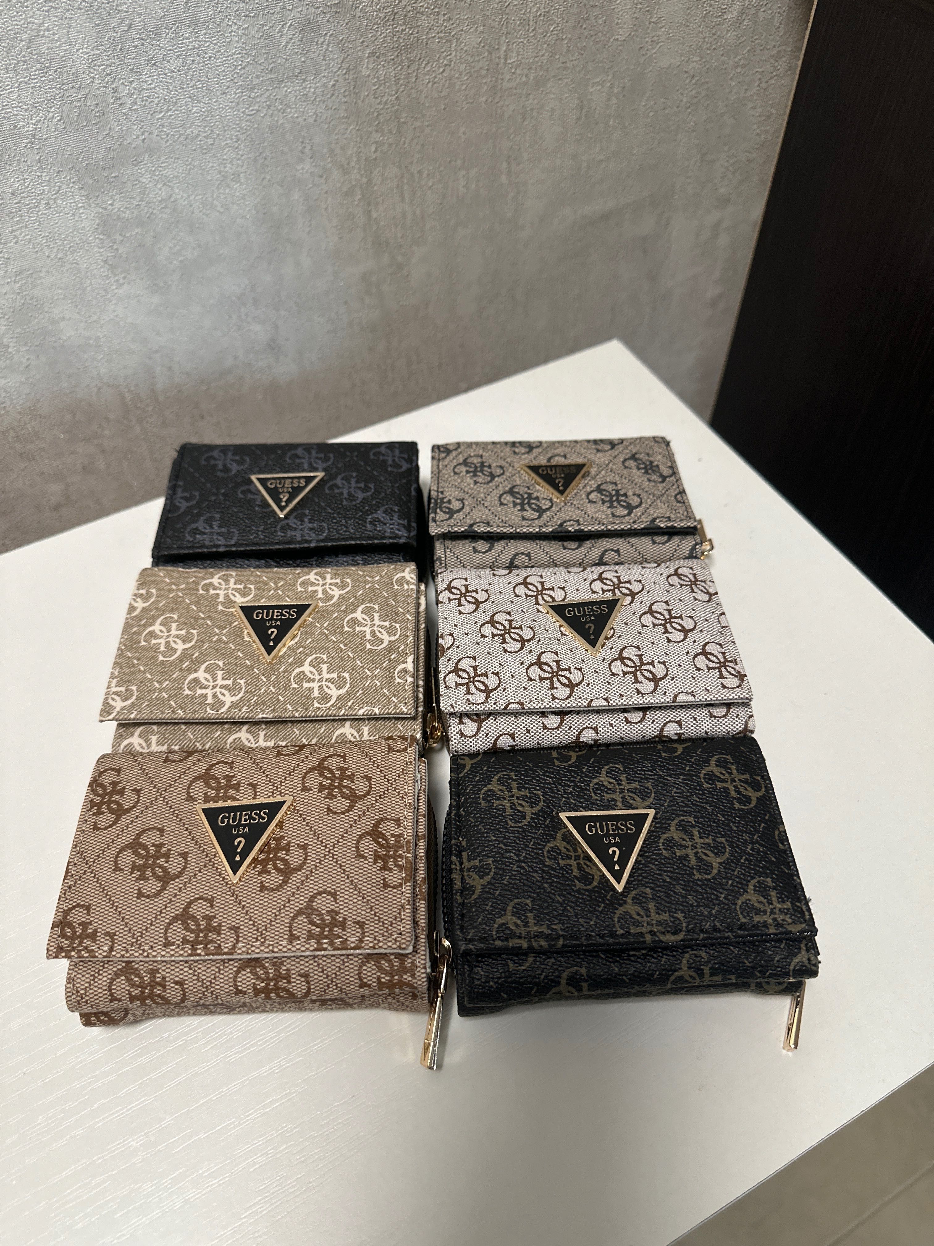 РАЗПРОДАЖБА Дамски портфейл Guess
