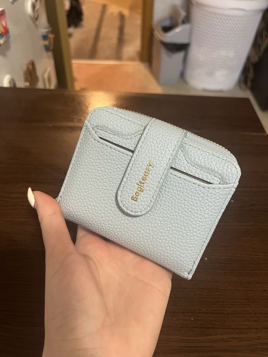 Портмоне в бебешко син цвят