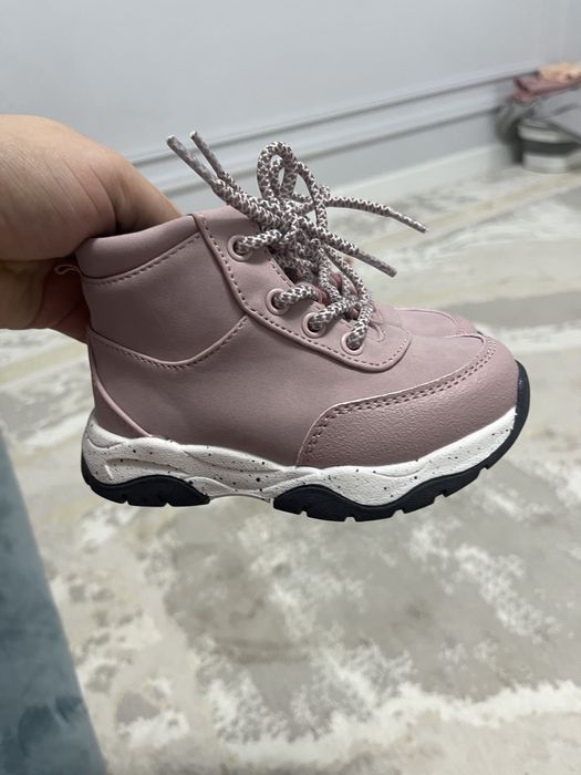 Новая обувь для девочки на осень