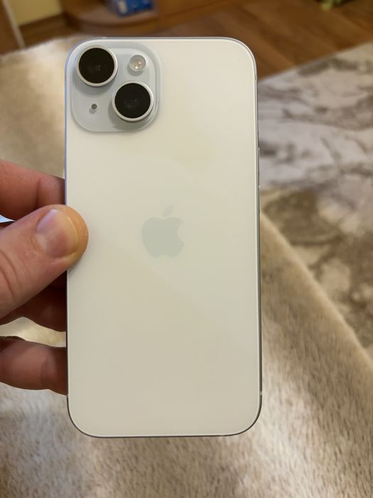 Продавам iphone 15